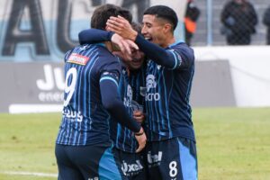 Gimnasia goleó a Nueva Chicago y volvió a treparse a la cima