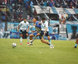 Gimnasia perdió un duelo clave ante Atlanta y jugará el reducido